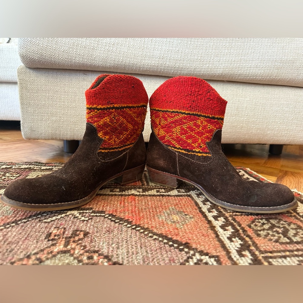 Leather and Textile Handmade Vintage Western Cowboy Boots from Peru